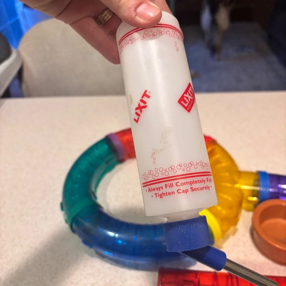 Hartz Play City Explore-a-Maze Lixit‎ Water Bottle CritterTrail Fun-nels Hamster